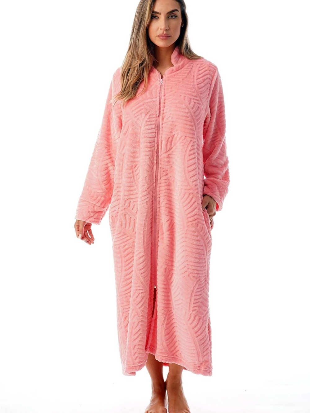 NWOT Cozy Full-Length Zip Pink Plush Robe Size 3X. Color is Coral.